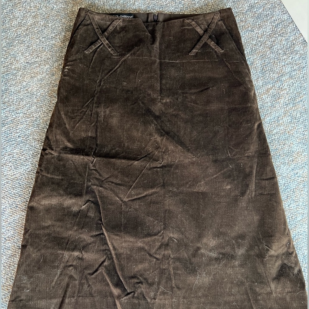 EUC authentic Dolce & Gabbana midi corduroy skirt with a silk lining. - Picture 12 of 12